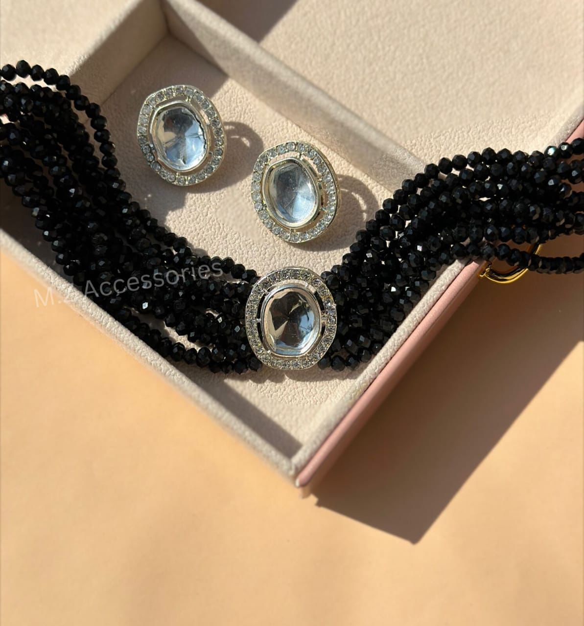 CS-43 Polki kundan set with black colored stone