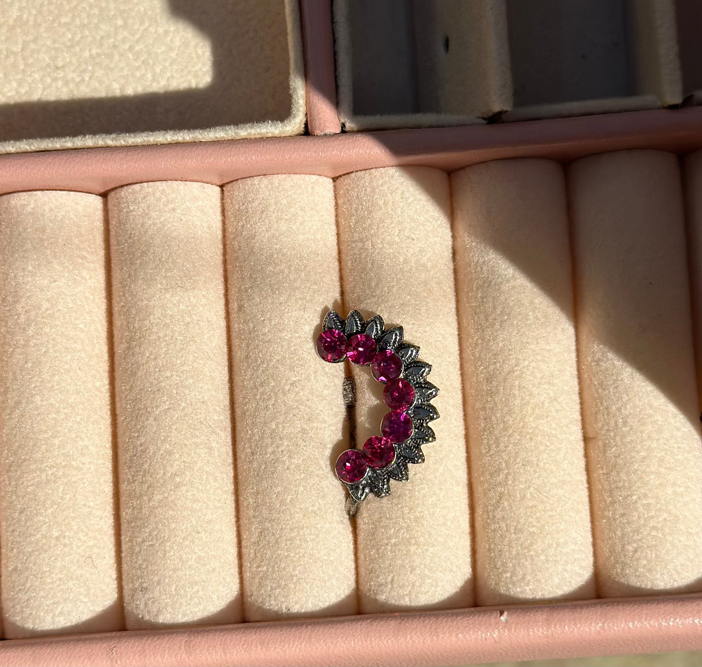 Antique silver pink stones nosepin