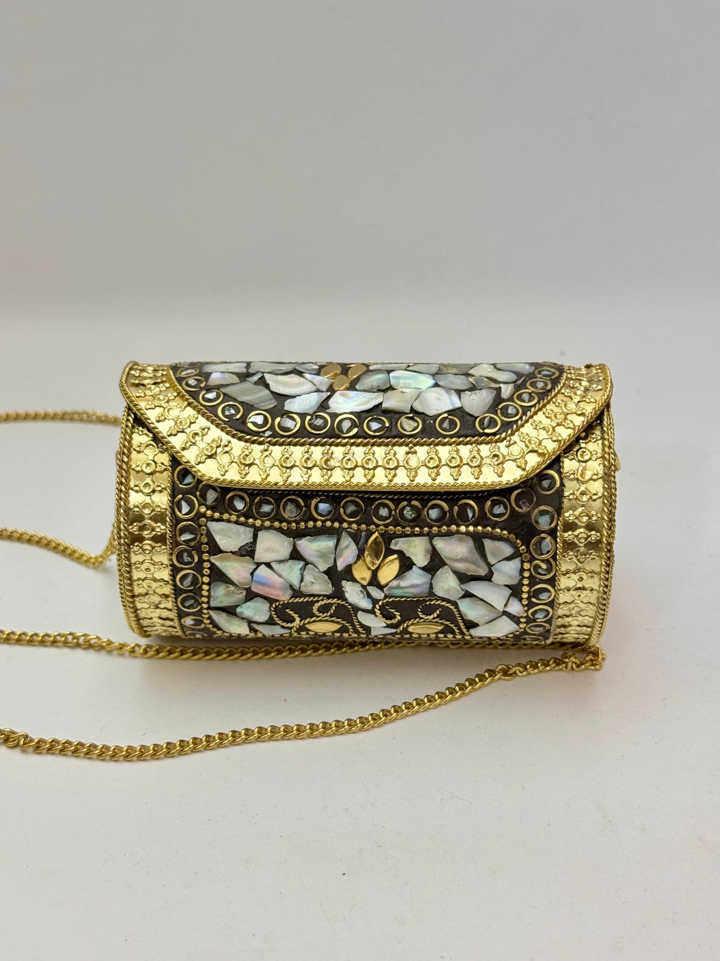 Fresh water pearl round metal clutch-golden