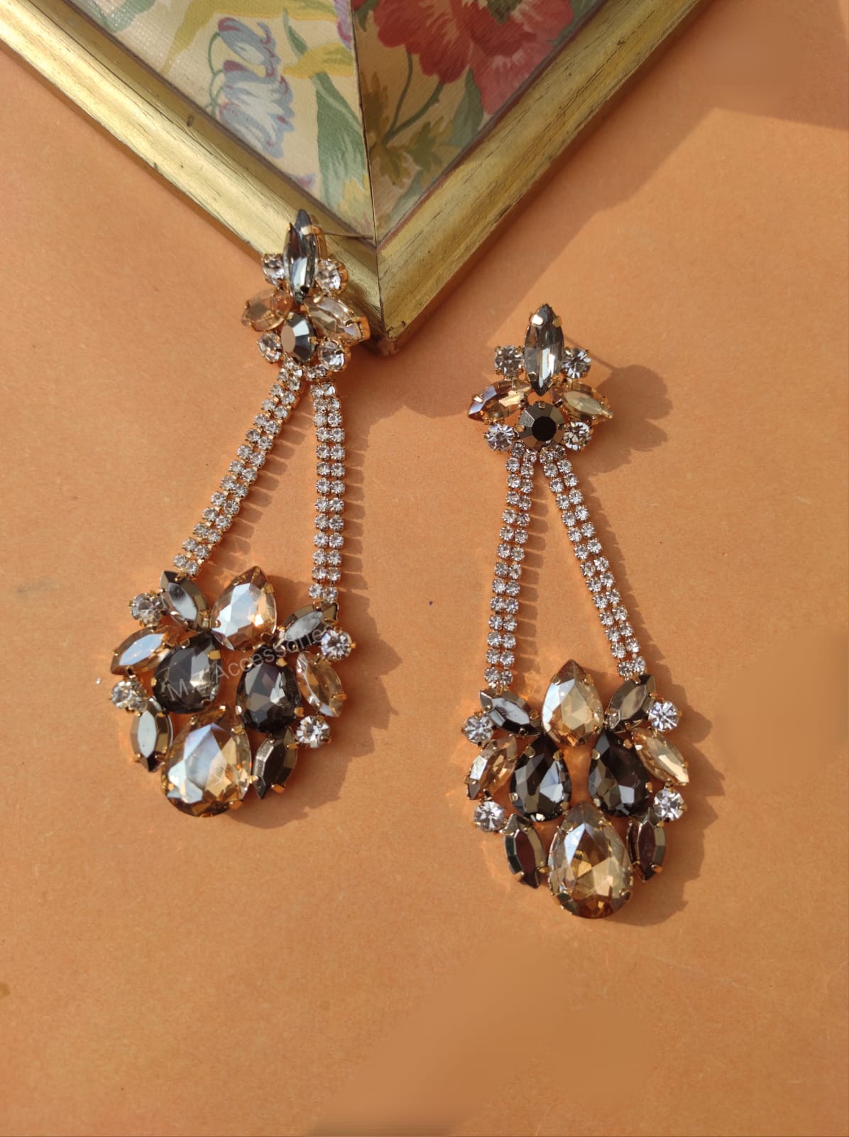 Shampion black dangling earrings CC-15