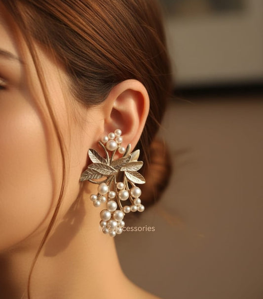 ER-6 oxidized German Golden pearl earrings