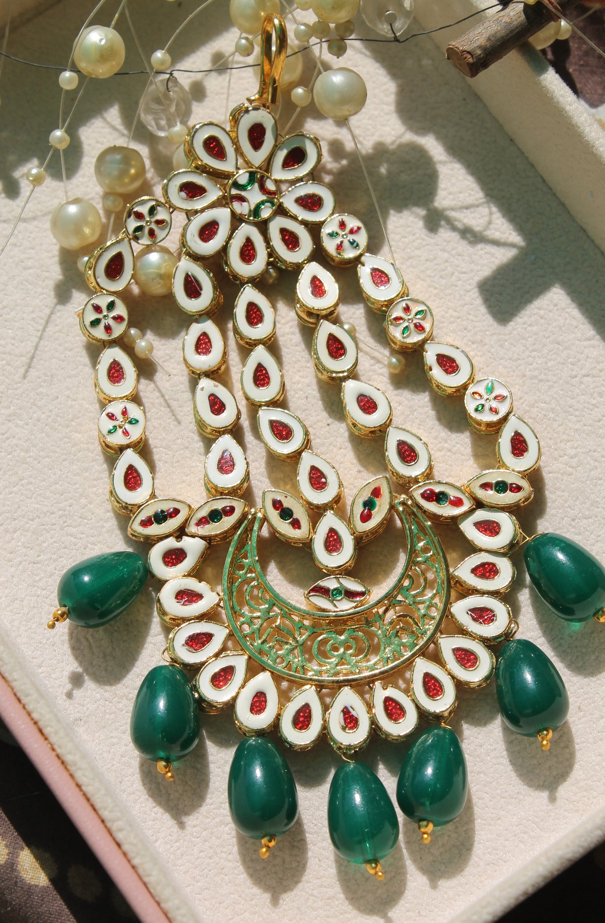 Dual sided wearable kundan teeka