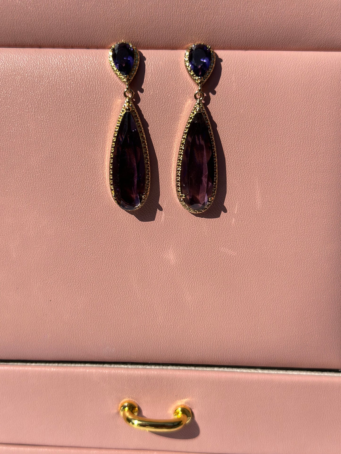 CC-43  purple dangling earrings