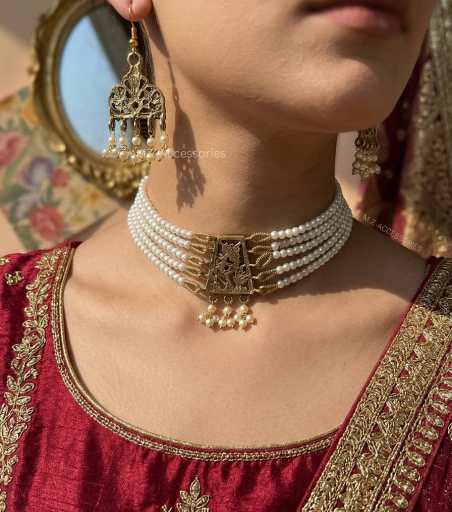Antique gold plated choker set