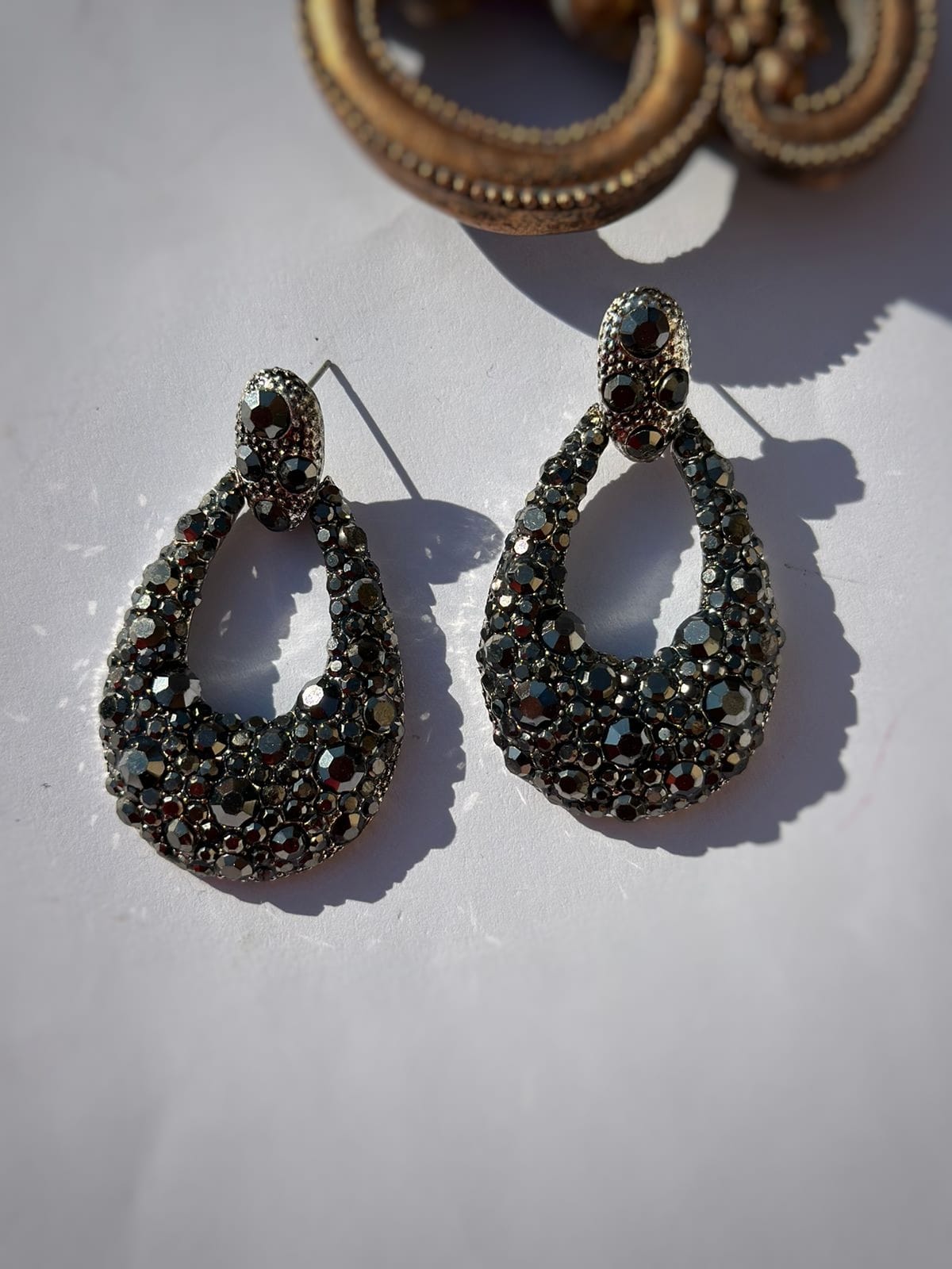 Modern dangling black stone earrings CC-3