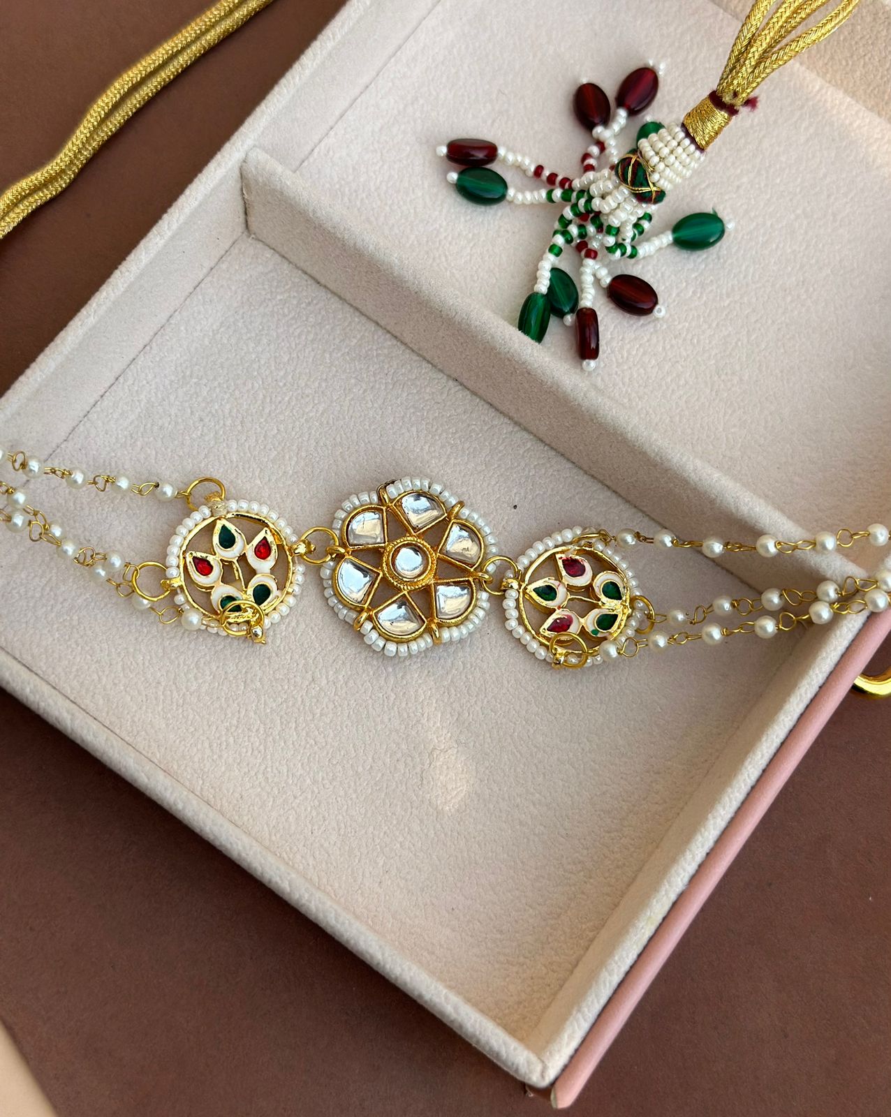 thappa kundan flower choker woth indian dori