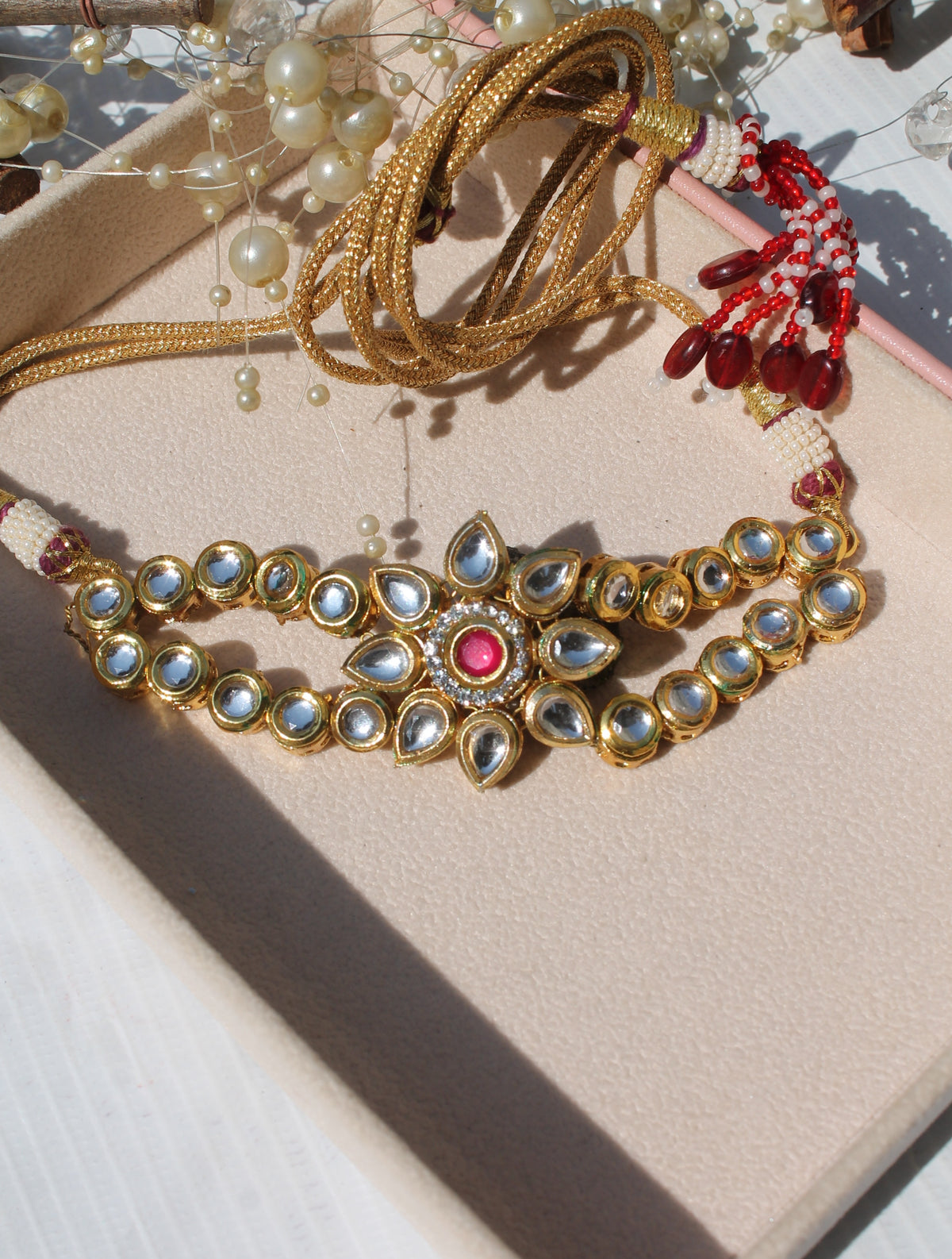 Dual sided wearable kundan choker