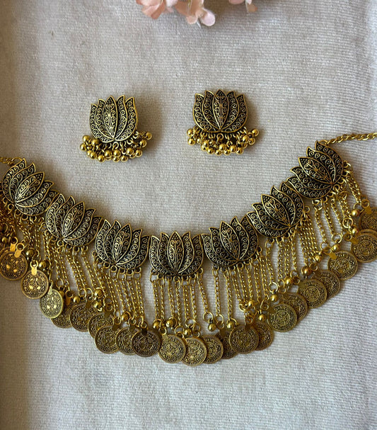 Antique gold polish lotus choker