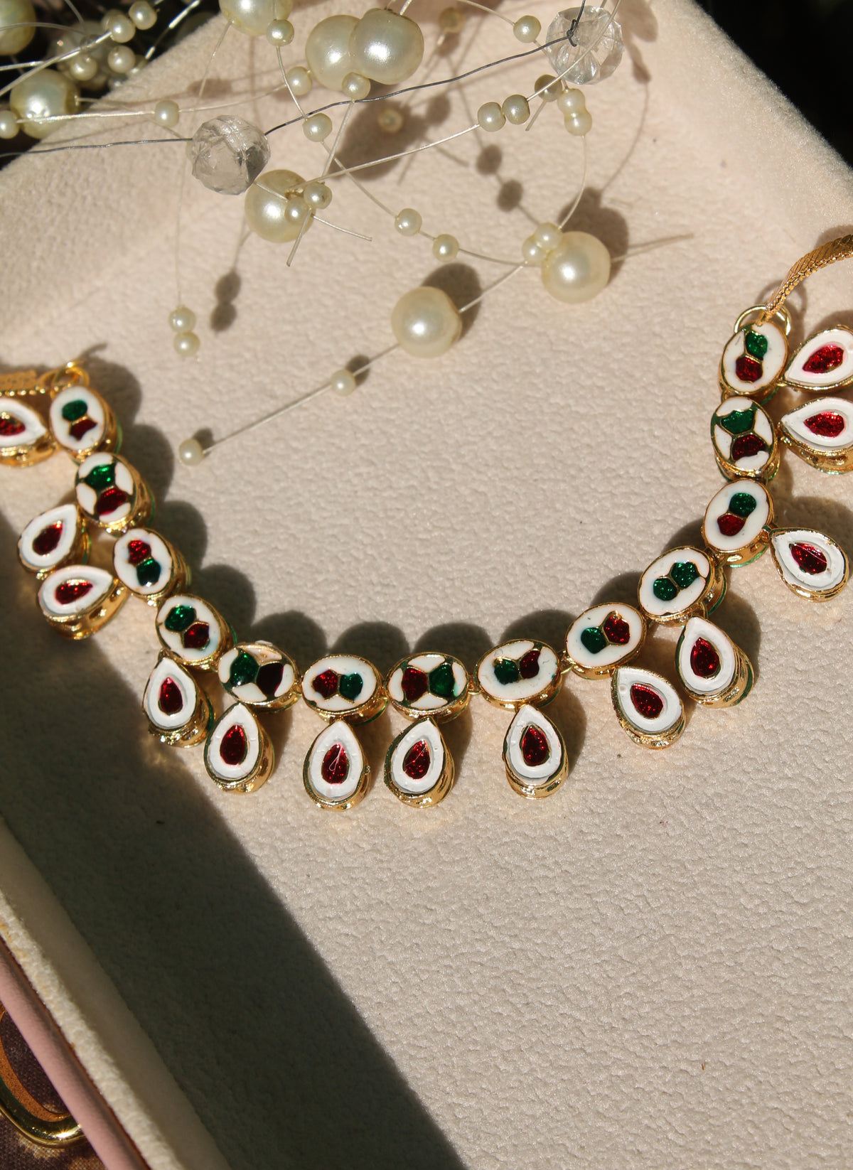 Dual sided wearable indian kundan necklace with backside meenakari
