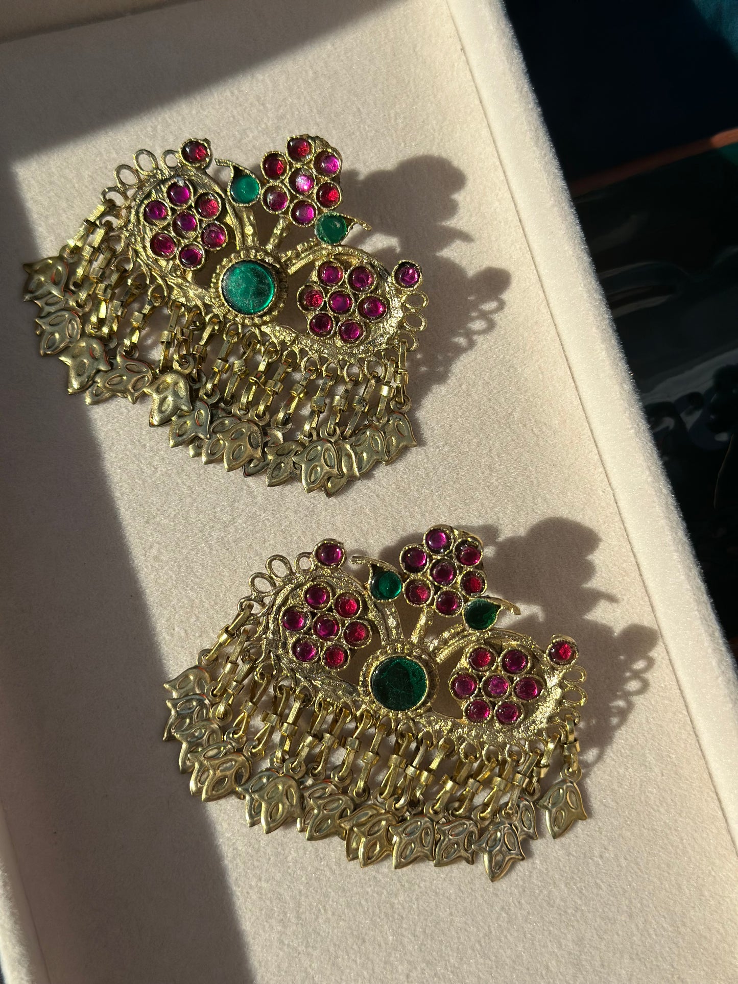 Teen phool earrings