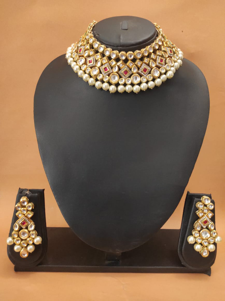 Dual sided wearable Heavy kundan choker and earrings with backside meena