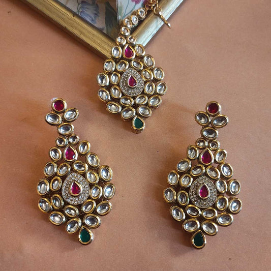 Jaipuri kundan earrings with teeka