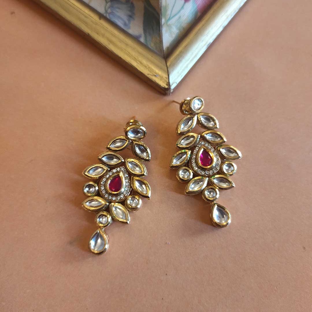 Kundan drop earrings