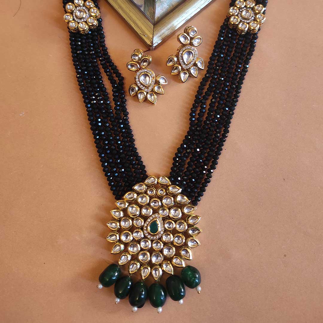 Dual sided wearable kundan mala with earrings