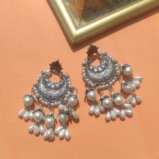 ER-10 Oxidized pearl drop earrings