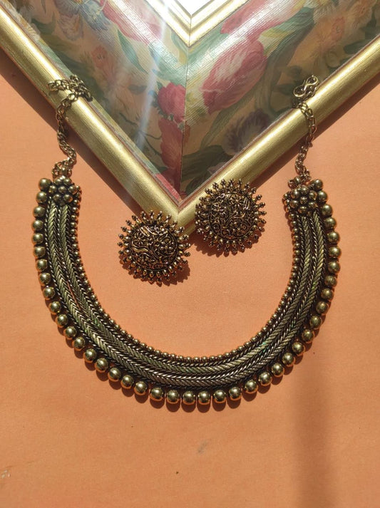 antique gold choker with earrings