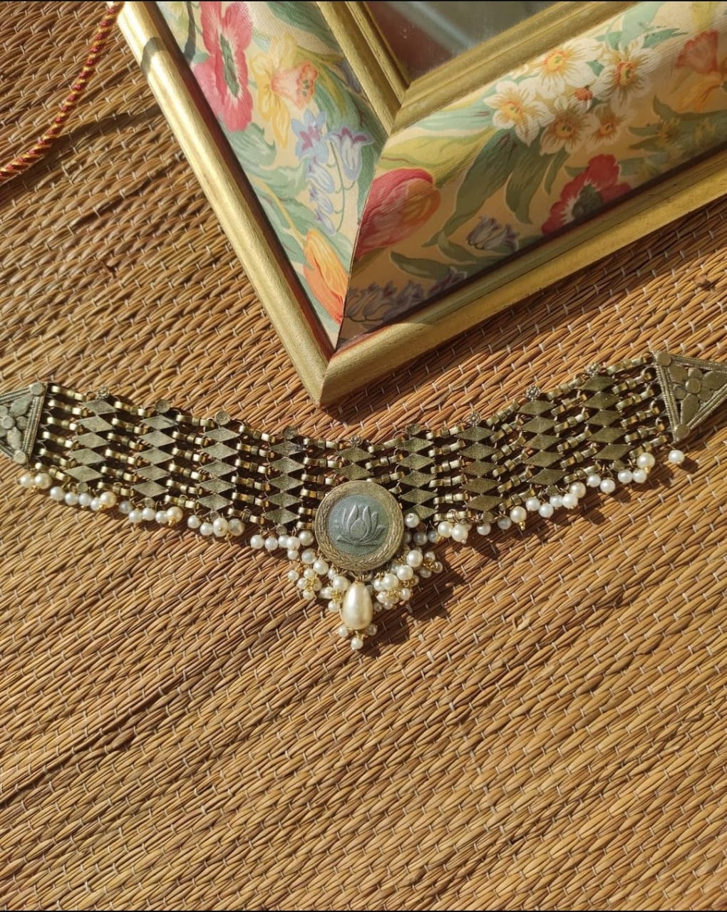 lotus coin choker